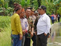 Masyarakat Mengeluh Tentang Irigasi Di Huta Bayuraja, Bupati Simalungun Respon dan Turun Langsung ke Titik Irigasi