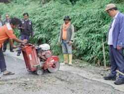 Bupati Humbahas Tinjau Pembangunan Jalan Doloksanggul-Parlilitan