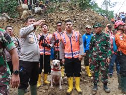 Kapolres Berama Dandim Simalungun Bersinergi Dalam Pencarian Dua Korban Tertimbun Tanah Longsor di Simalungun