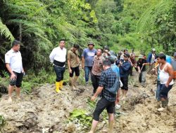 Bupati Simalungun Turun Langsung Tinjau Longsor