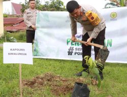 Kapolres Simalungun Pimpin Penanaman Sepuluh Juta Pohon Bersama Polri