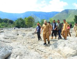 Masyarakat Sihotang Sampaikan Aspirasi “Sepakat Tutup Kegiatan TPL di Sektor Tele” Saat Pemkab Samosir Tinjau Lokasi Banjir Bandang.