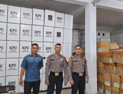 Polres Pematang Siantar Kawal Kedatangan Logistik Pemilu Tahun 2024 Di Kantor Kpu