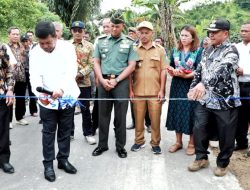 Bupati Simalungun Resmikan Jalan Penghubung Nagori Siboras Dengan Nagori Saribu Jandi