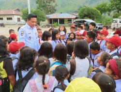 Wakil Bupati Humbahas Semangati Siswa SD Simangulampe Baktiraja