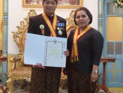 Wakil Bupati Humbahas Dr Oloan Paniaran Nababan Terima Gelar KRT dari Karaton Surakarta Hadiningrat