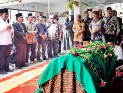 Bupati Simalungun Bersama Ketua DPRD Kunjungi Rumah Duka Alm Jaminta Purba