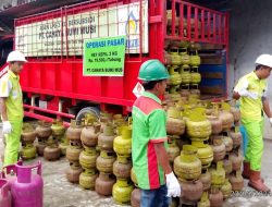 PT .CAHAYA BUMI MUSI GELAR PROGRAM OPERASI PASAR MURAH GAS LPG 3 KG DI DESA SRIMULYO.