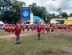 Atraksi Marching Band Meriahkan HUT Republik Indonesia Ke-79 di Tanah Lapang Pangururan