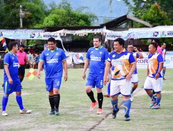 Bobby Nasution Resmi Buka Turnamen Sepakbola Piala Penasehat Korpri kota Medan 2024 di Tanah Lapang Ambarita Samosir