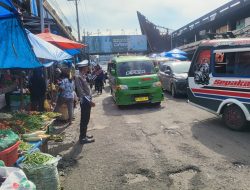 Pasca Kebakaran Di Pajak Horas, Personil Polres Pematangsiantar Lalukan Pengaturan Lalulintas