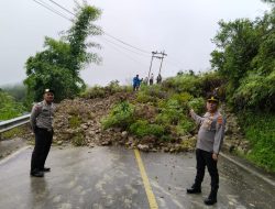 Jajaran Polres Samosir Cek Empat titik  Wilayah Tanah Longsor Di Samosir.