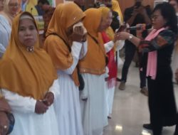 Ny Ratnawati Radiapoh Hasiholan Sinaga Jadi Berkah Bagi Forsila, 10 Lansia Diberangkatkan Umroh