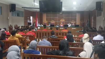 Terjerat Penjualan BB Sabu-sabu 10 Anggota Polresta Barelang Disidangkan di PN Batam Menggunakan Masker Namun Tidak Ditegur Hakim