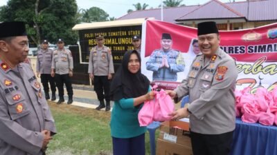 Dibulan Suci Ramadhan, Kapolres Simalungun Berbagi Takjil Gratis Kepada Masyarakat Simalungun