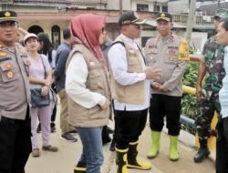 Tinjau Lokasi Banjir di Kecamatan Dolok Batu Nanggar, Bupati: “Pemkab Simalungun akan lakukan penanganan banjir jangka pendek”
