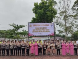 Polres Simalungun Gelar Upacara Bendera Bulanan dan Lepas Tiga Personel Purna Bakti