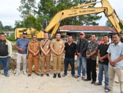 Bupati Humbahas Tinjau Perbaikan Drainase di Simpang Baktiraja Doloksanggul