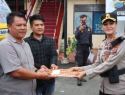 HUT ke 154 Kota Pematangsiantar, Kapolres Berikan Hadiah kepada Pemenang Lomba Pantun Tertib Berlalu Lintas