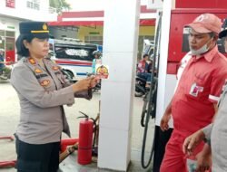 Kapolsek Siantar Utara Sosialisasi Call Center 110, Sambangi SPBU