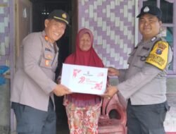 Sambut HUT Bhayangkara ke 79, Kapolsek Siantar Marihat Berikan Bansos kepada Warga Membutuhkan