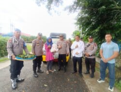 “Polri Untuk Masyarakat”, Polsek Siantar Selatan Berikan Bansos kepada Warga Membutuhkan