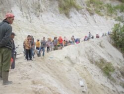 Bupati Humbahas Tinjau Penanganan Longsor JUT di Lintongnihuta