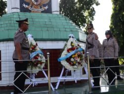 Polres Pematang Siantar Ziarah dan Tabur Bunga di Taman Makam Pahlawan