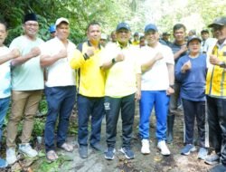 Untuk Kenyamanan Masyarakat, Bupati Simalungun Bersama Wakil Bupati Gotong Royong Bersihkan Jalan Lintas Raya – Silou Kahean