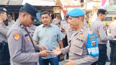 PastikanTidak Terlibat judi online, Si Propam Polres Pematangsiantar Cek HP Personil