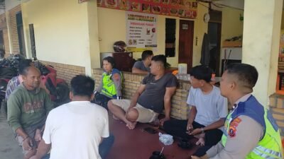 Melalui Ngopi Bareng, Sat Lantas Polres Pematangsiantar Sosialisasikan Overload dan Overdimensi kepada Supir Truk 
