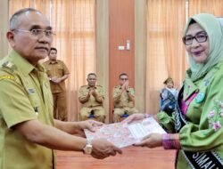 Bupati Simalungun Kukuhkan Ny Darmawati Anton Achmad Saragih Sebagai Bunda PAUD