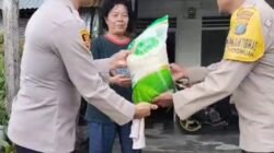 Melalui Jumat Berkah, Polsek Siantar Timur Bagikan Beras kepada Warga Membutuhkan