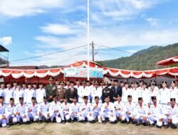 BUPATI SAMOSIR IRUP UPACARA HUT RI KE-80, BENDERA MERAH PUTIH SUKSES BERKIBAR