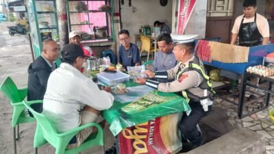Bagikan Brosur Tertib Berlalulintas, Sat Lantas Polres Pematangsiantar Dikmas Lantas Penling – Penluh 