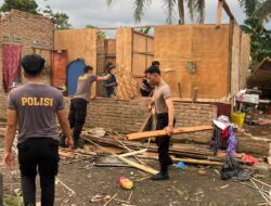 Sat Samapta Polres Simalungun Bergerak Cepat Bantu Korban Puting Beliung, Hadirkan Negara di Tengah Masyarakat