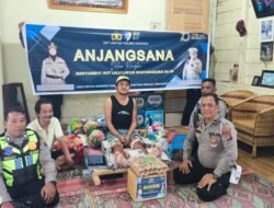 Sat Lantas Polres Samosir Berikan Bantuan Kepada Korban Laka di Simanindo