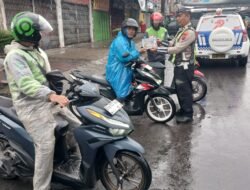 Sat Lantas Polres Pematangsiantar Laksanasakan Dikmas Lantas kepada Pengemudi Ojol