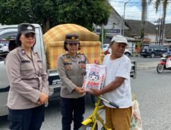 Srikandi Polwan Polres Pematangsiantar Patroli Dialogis dan Bagikan Sembako