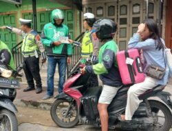 Dikmas Lantas Penling – Penluh, Sat Lantas Polres Pematangsiantar Bagikan Brosur Tertib Berlalu Lintas