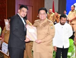 Launching UHC Prioritas, Vandiko: Warga Samosir Berobat Gratis Cukup dengan KTP