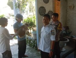 Cegah Penyakit Rabies, Polsek Siantar Barat Bersama Petugas Kesehatan Vaksinasi Hewan Peliharaan Masyarakat