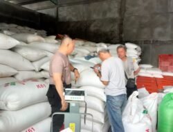 Dukung Ketapang, Polres Pematangsiantar Serahkan 2 Ton Jagung ke Gudang Bulog Cabang Pematangsiantar