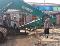 Antisipasi Gangguan Trantibum, Polres Pematangsiantar Patroli Kegiatan Pembongkaran Gedung IV Pasar Hoas