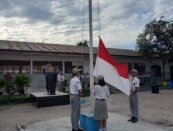 Kamtibmas Kasat Samapta Polres Pematangsiantar Pembina Upacara di SMA Negeri 3