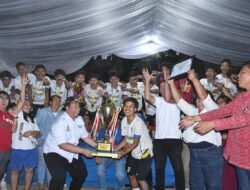Antap FC Juara I Bupati Cup III, Bupati Samosir Serahkan Piala Bergilir