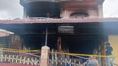 Polsek Siantar Timur Dampingi Tim Labfor Polda Sumut Olah TKP Kebakaran Rumah di Jalan Udang