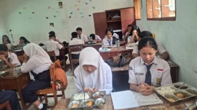 Bhabinkamtibmas Polsek Siantar Timur Monitoring Distribusi MBG di UPTD SMP Negeri 1