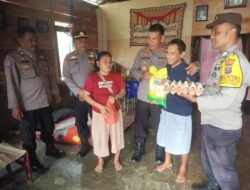 Kapolsek Siantar Marihat Berikan Bantuan kepada Warga Membutuhkan