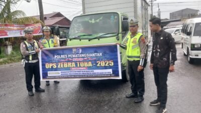 Ops Zebra Toba 2025, Sat Lantas Polres Pematang Siantar Sosialiasi di Jalan Parapat